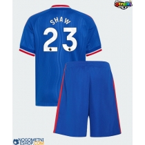 Otroški Nogometni dresi Manchester United Luke Shaw #23 Gostujoči 2026-27 Kratek Rokav (+ Kratke hlače)
